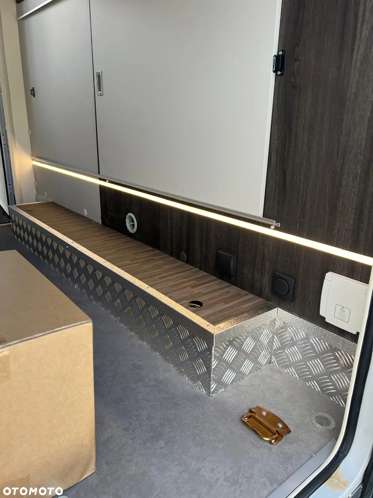 Mobilvetta Kea Kompakt 55 - Długość 6,36m  140 KM automat waga: 2650kg - 23