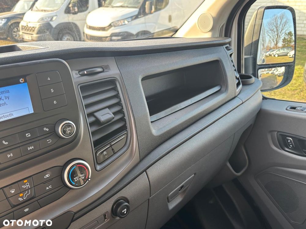 Ford Transit - 22