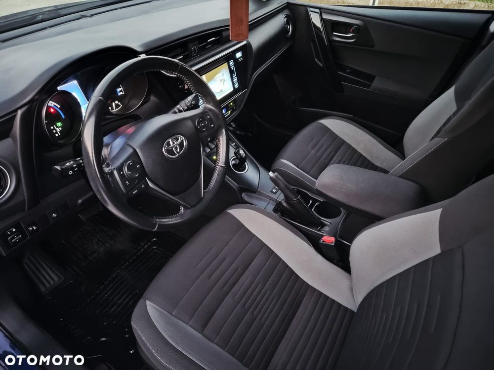Toyota Auris - 16