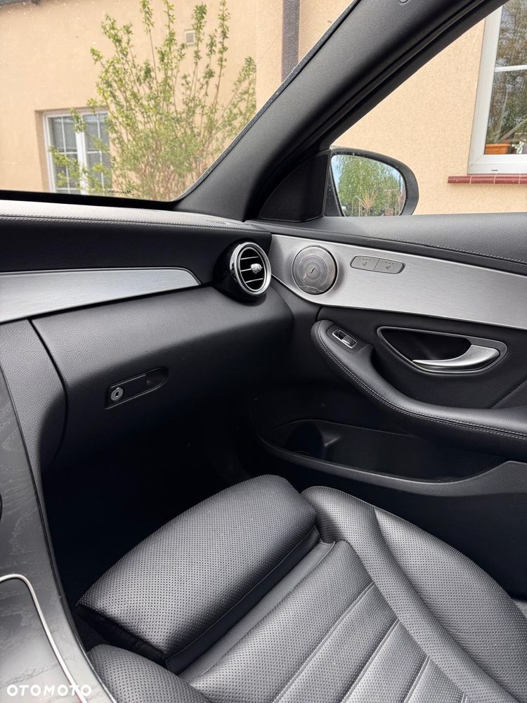 Mercedes-Benz Klasa C 300 d 4Matic 9G-TRONIC Night Edition - 10