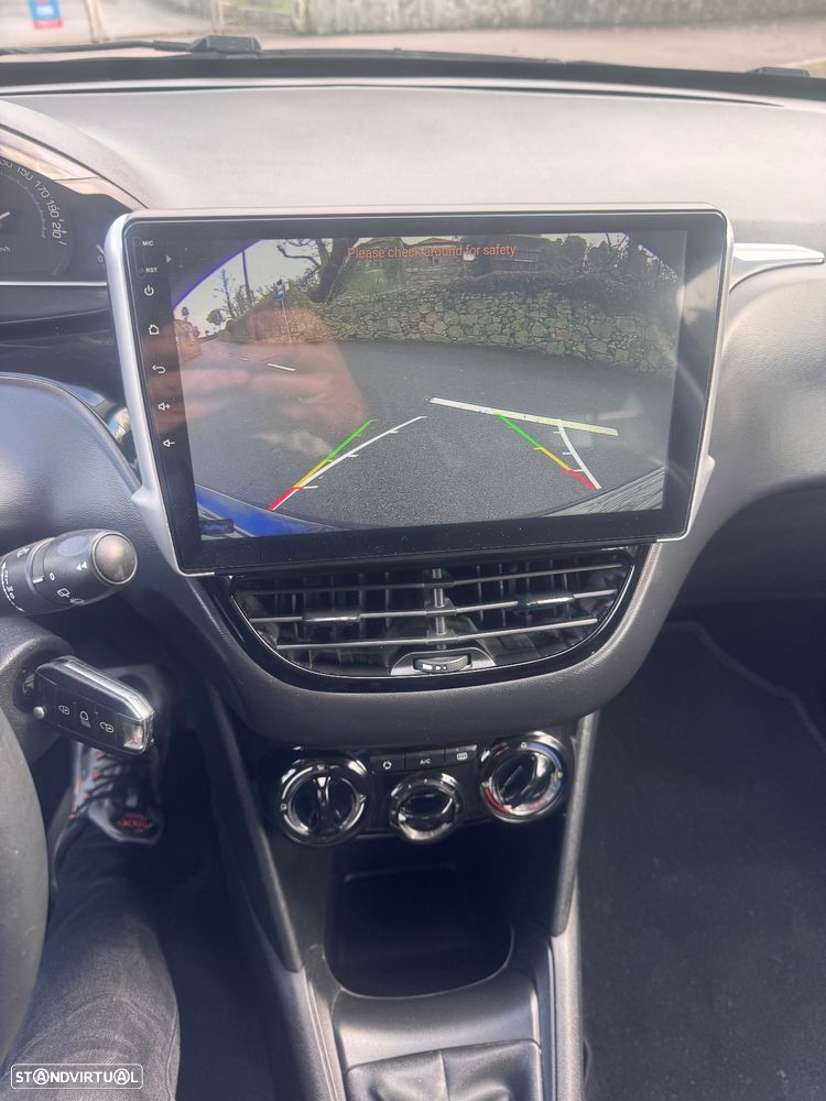 Peugeot 208 PureTech 82 Style - 9