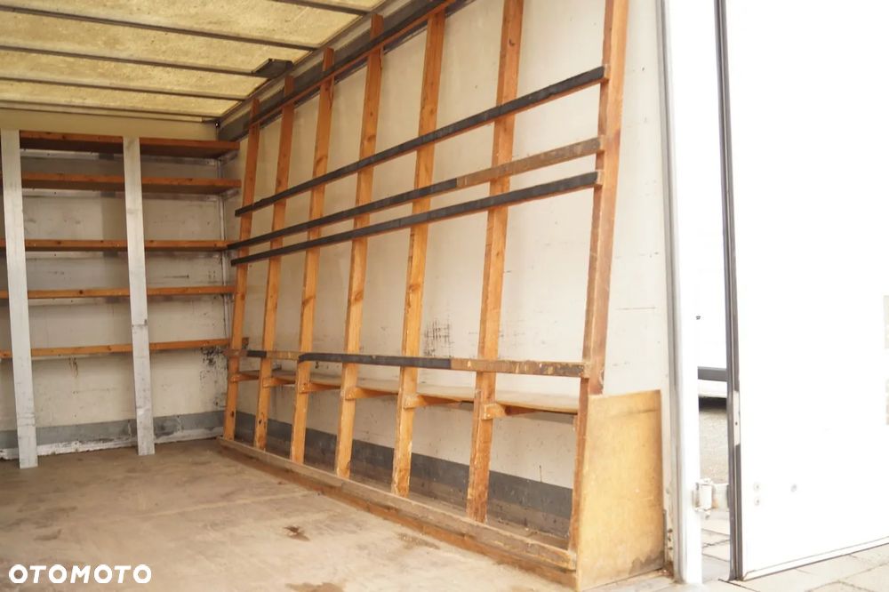 Mercedes-Benz Sprinter - 29