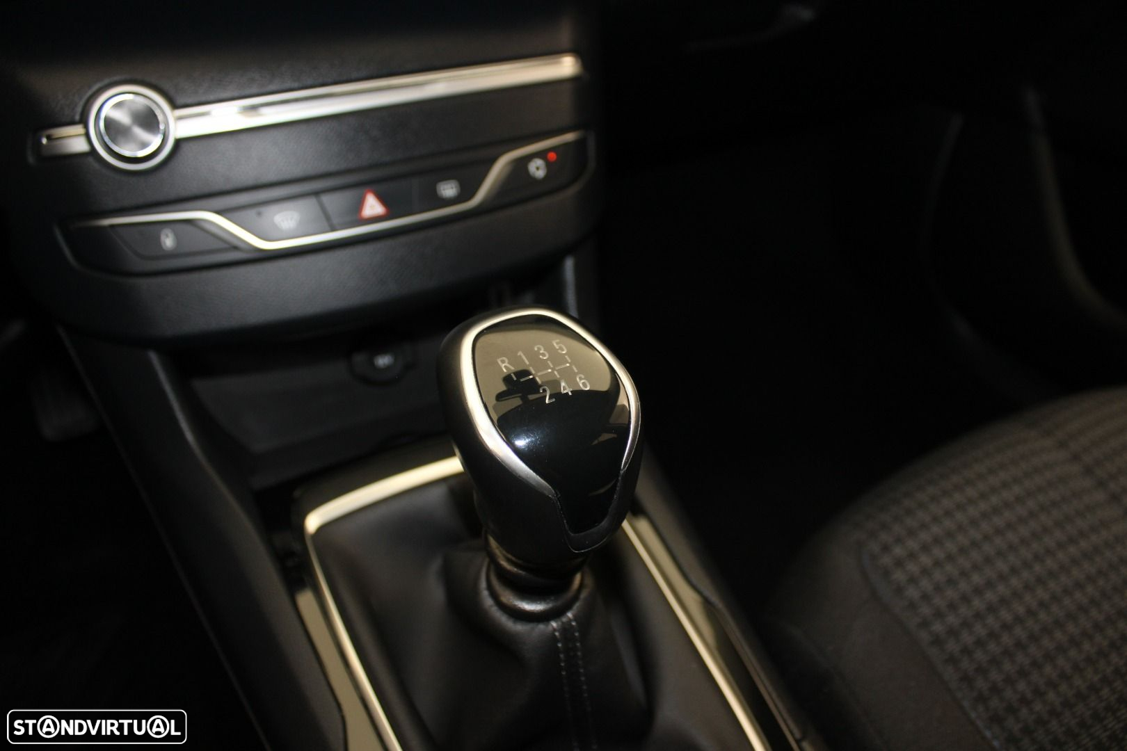 Peugeot 308 SW 1.5 BlueHDi Style - 22