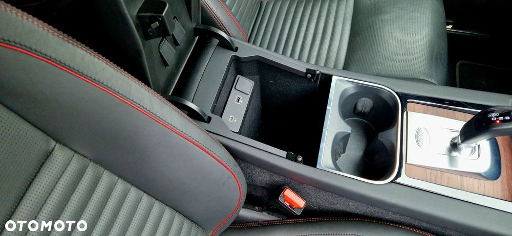 Land Rover Discovery Sport 2.0 D240 R-Dynamic HSE - 21