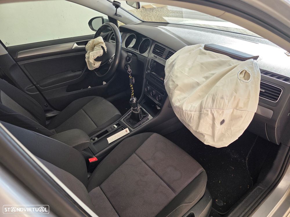 VW Golf 1.6 TDi Trendline - 10