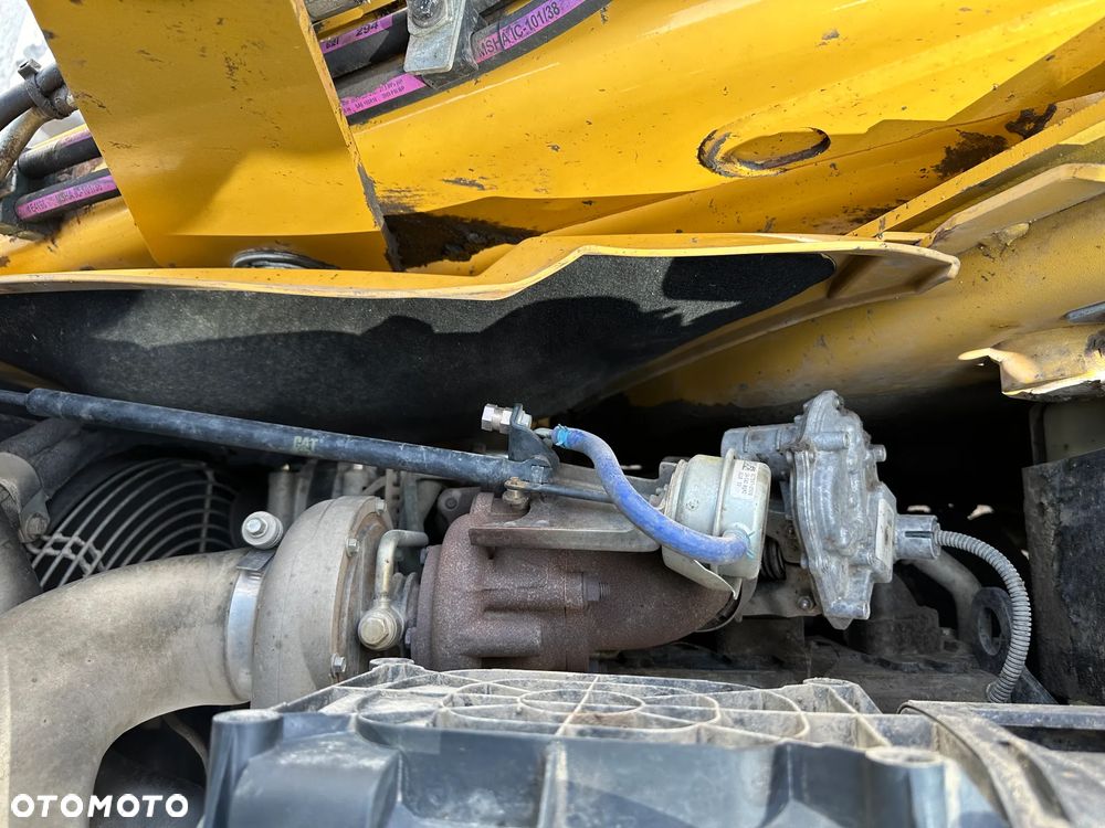 Caterpillar 432F2 - 17