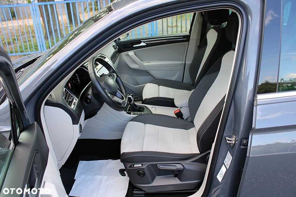 Volkswagen Tiguan - 16