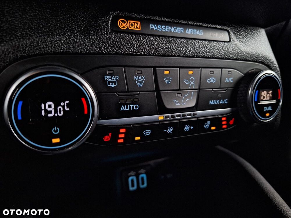 Ford Focus SW 1.5 EcoBoost ST-Line X - 31