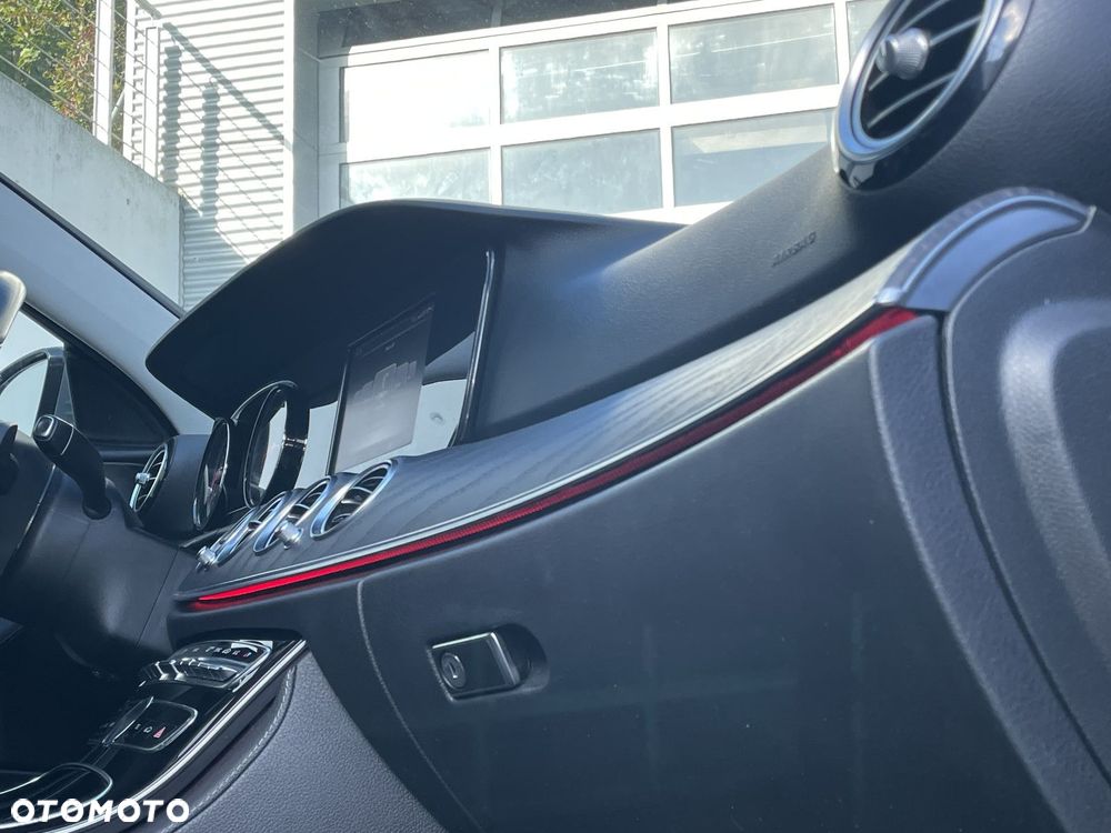 Mercedes-Benz Klasa E 220 d Business Edition 9G-TRONIC - 19