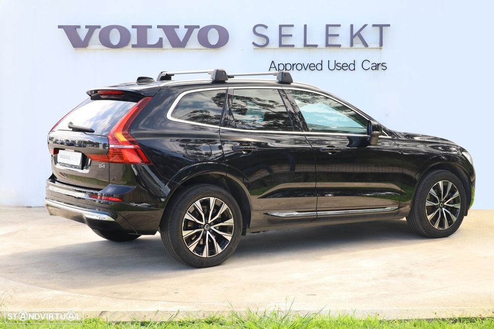 Volvo XC 60 2.0 B4 Plus Bright — fotografia 2