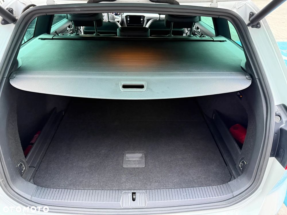 Volkswagen Passat 2.0 TDI SCR DSG Business - 21