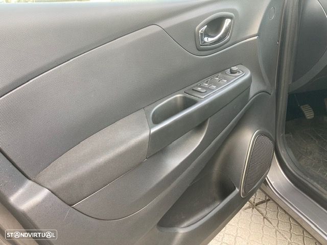 Renault Captur 0.9 TCE - 12