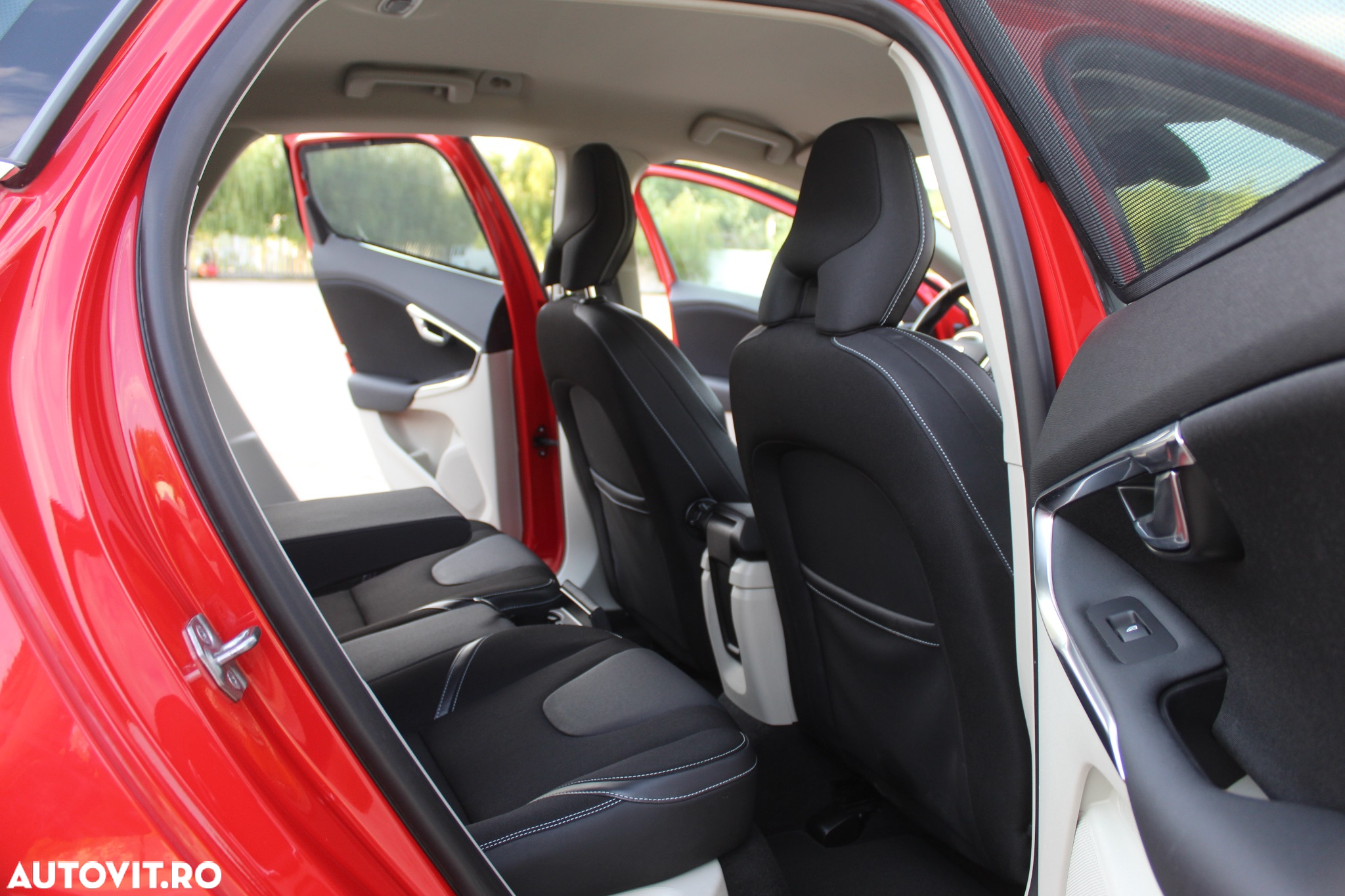 Volvo V40 D2 Momentum - 23