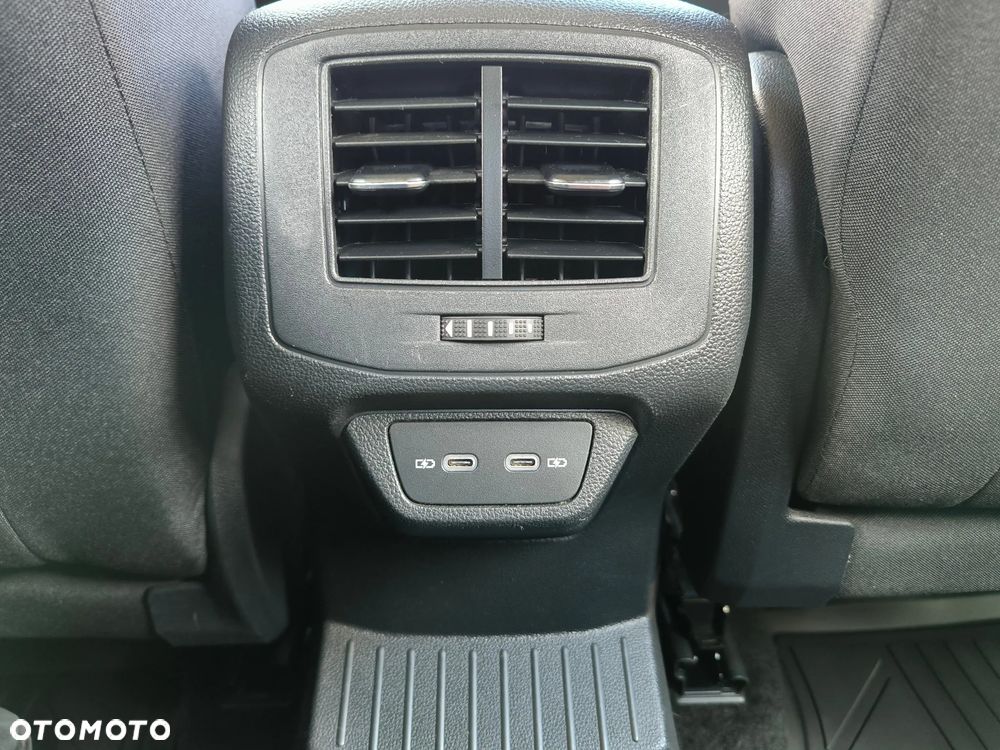 Volkswagen T-Roc 1.5 TSI Style DSG - 17