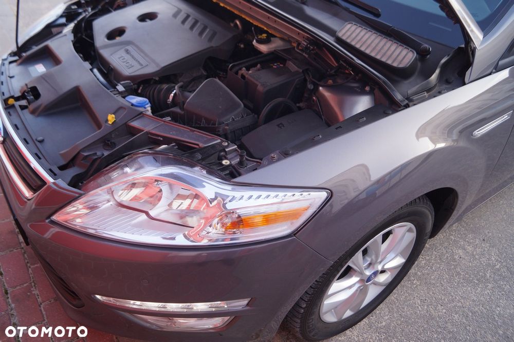 Ford Mondeo - 38