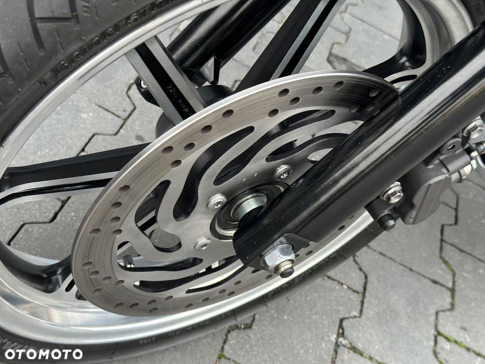 Triumph Bonneville - 38