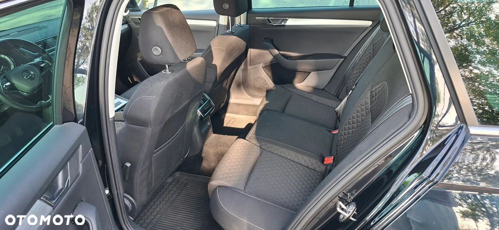 Skoda Superb 2.0 TDI SCR Ambition DSG - 9