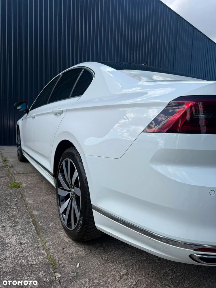 Volkswagen Passat - 13