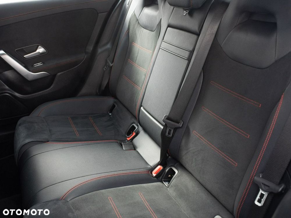 Mercedes-Benz CLA 200 mHEV 7G-DCT - 28
