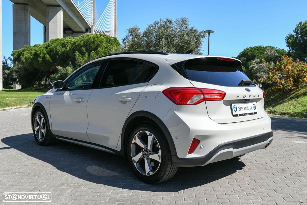 Ford Focus 1.0 EcoBoost Active X - 9