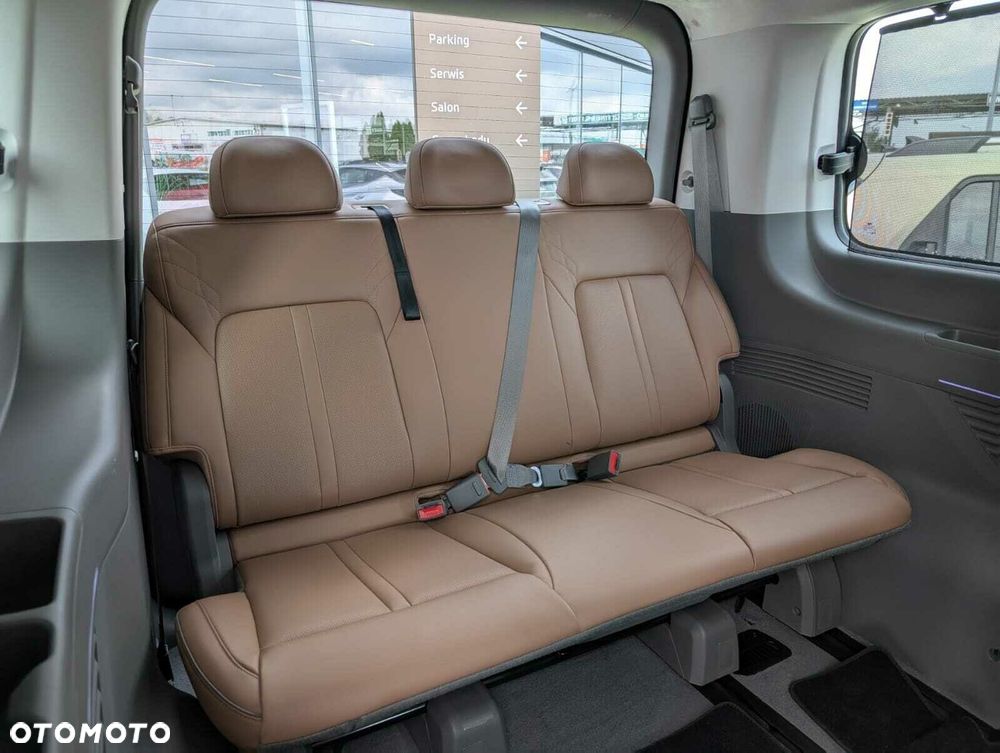 Hyundai Staria - 31
