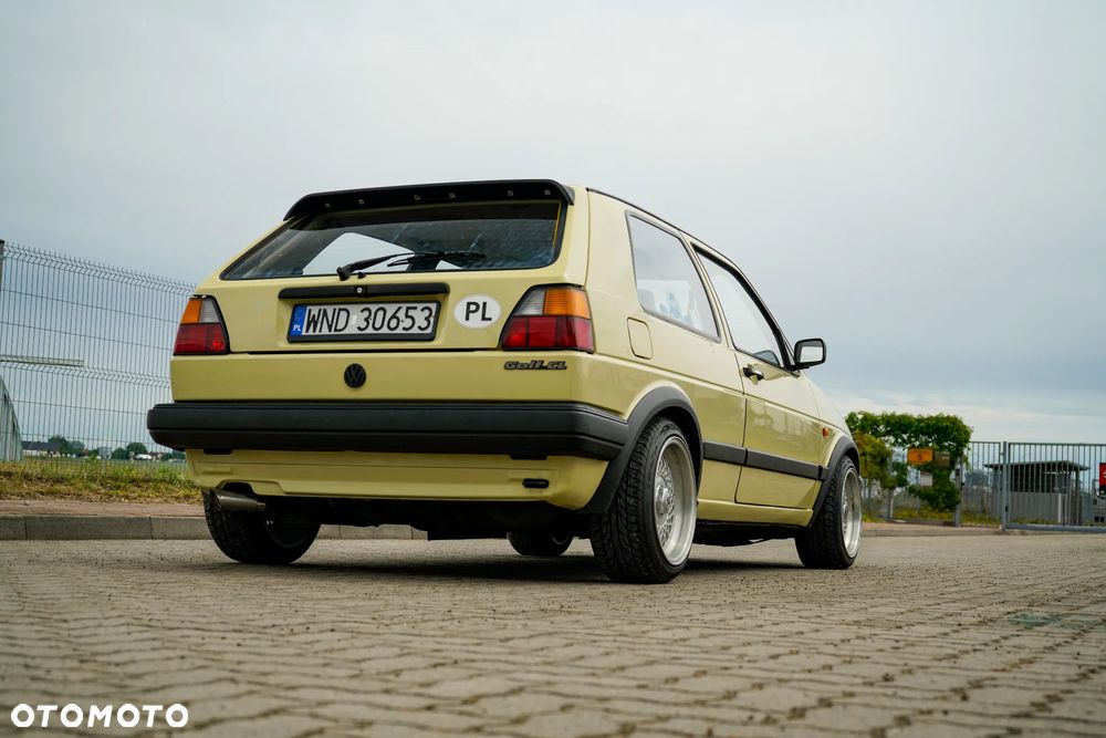 Volkswagen Golf - 8