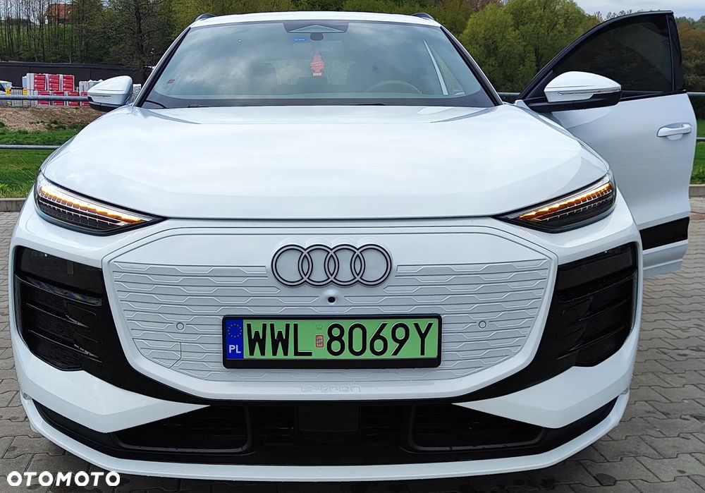 Audi Q6 e-tron - 11