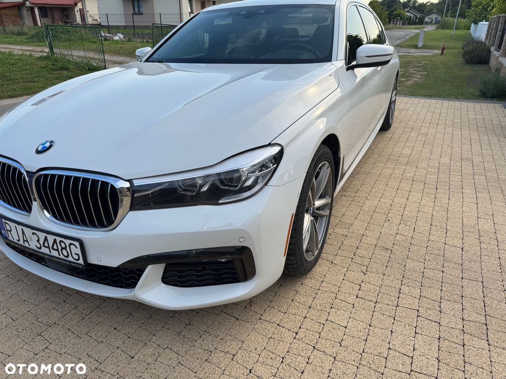 BMW Seria 7 740Li xDrive - 23