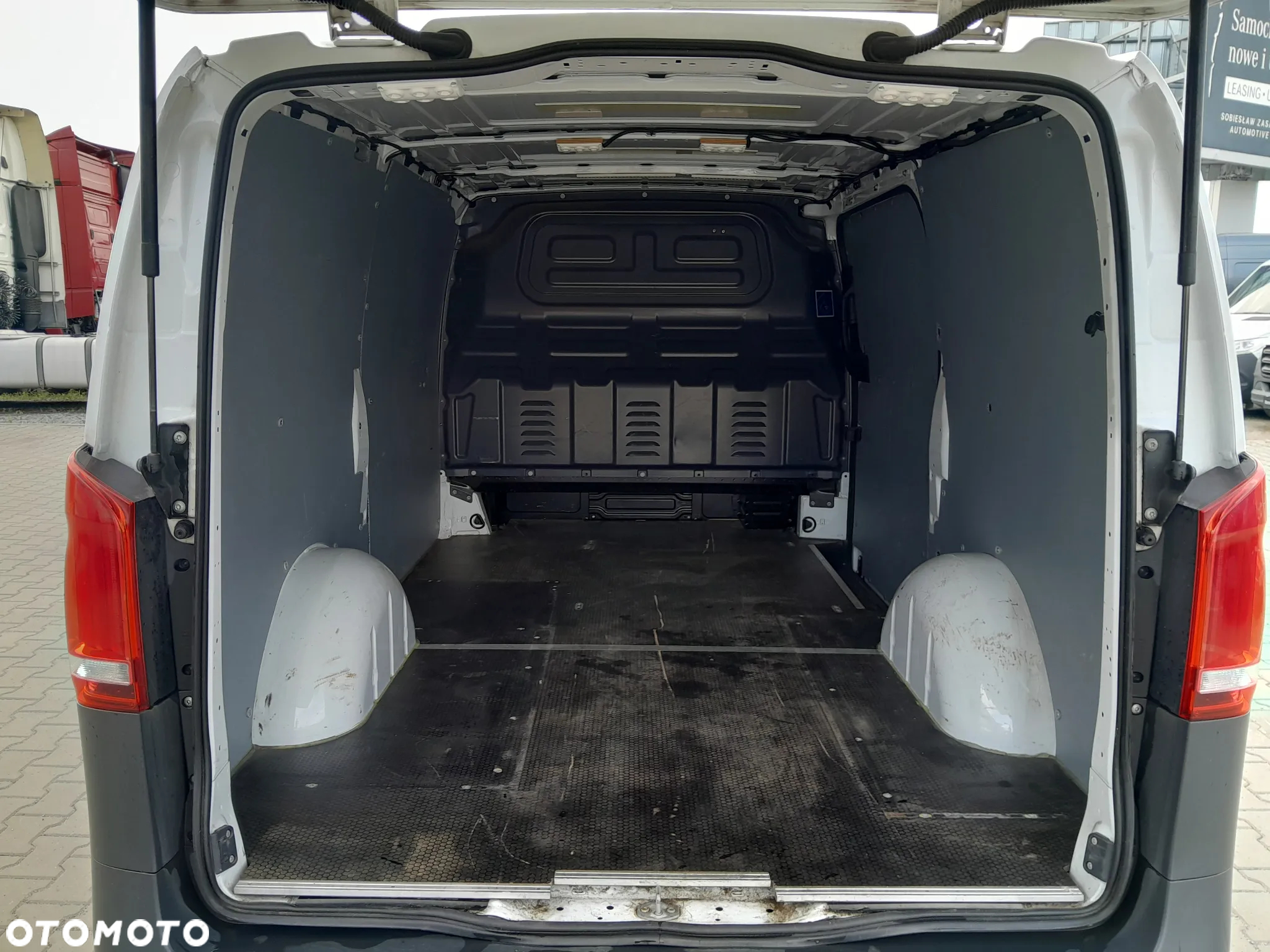 Mercedes-Benz Vito - 15