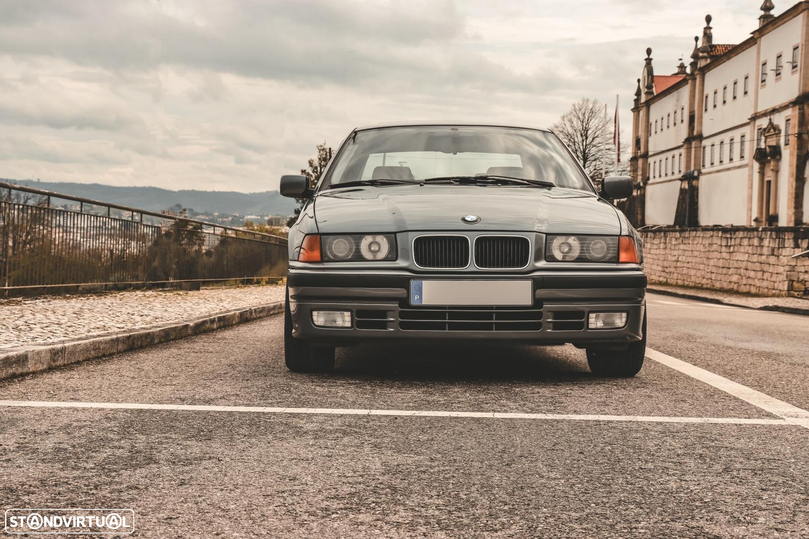BMW 318 iS - 5