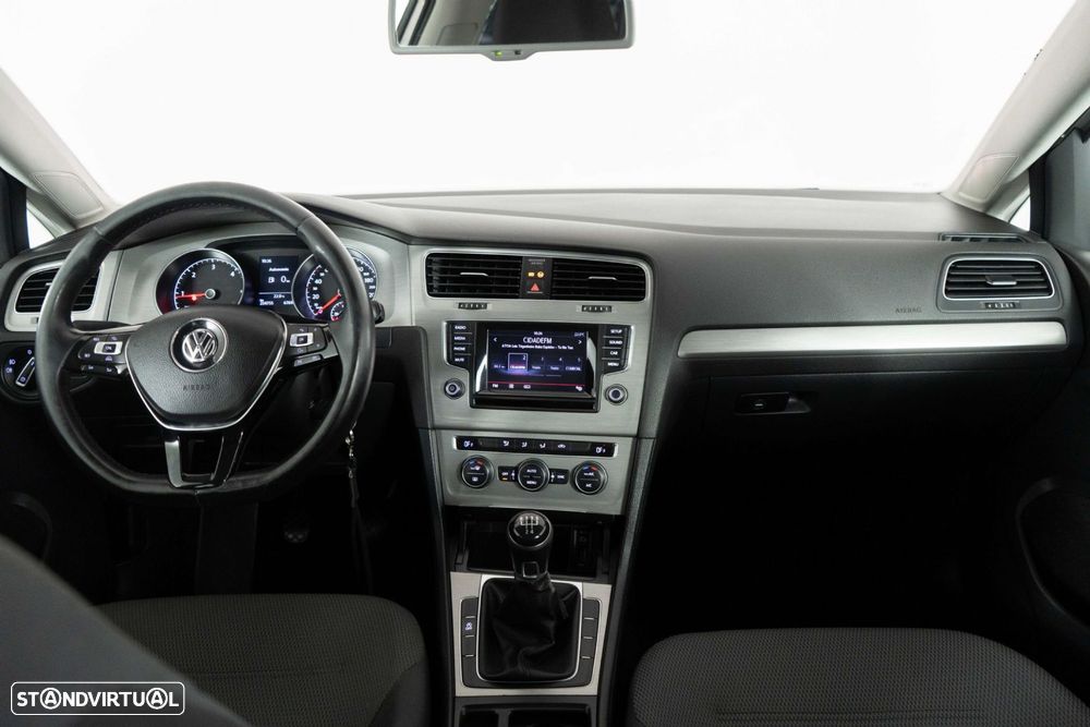 VW Golf 1.6 TDi Confortline - 19