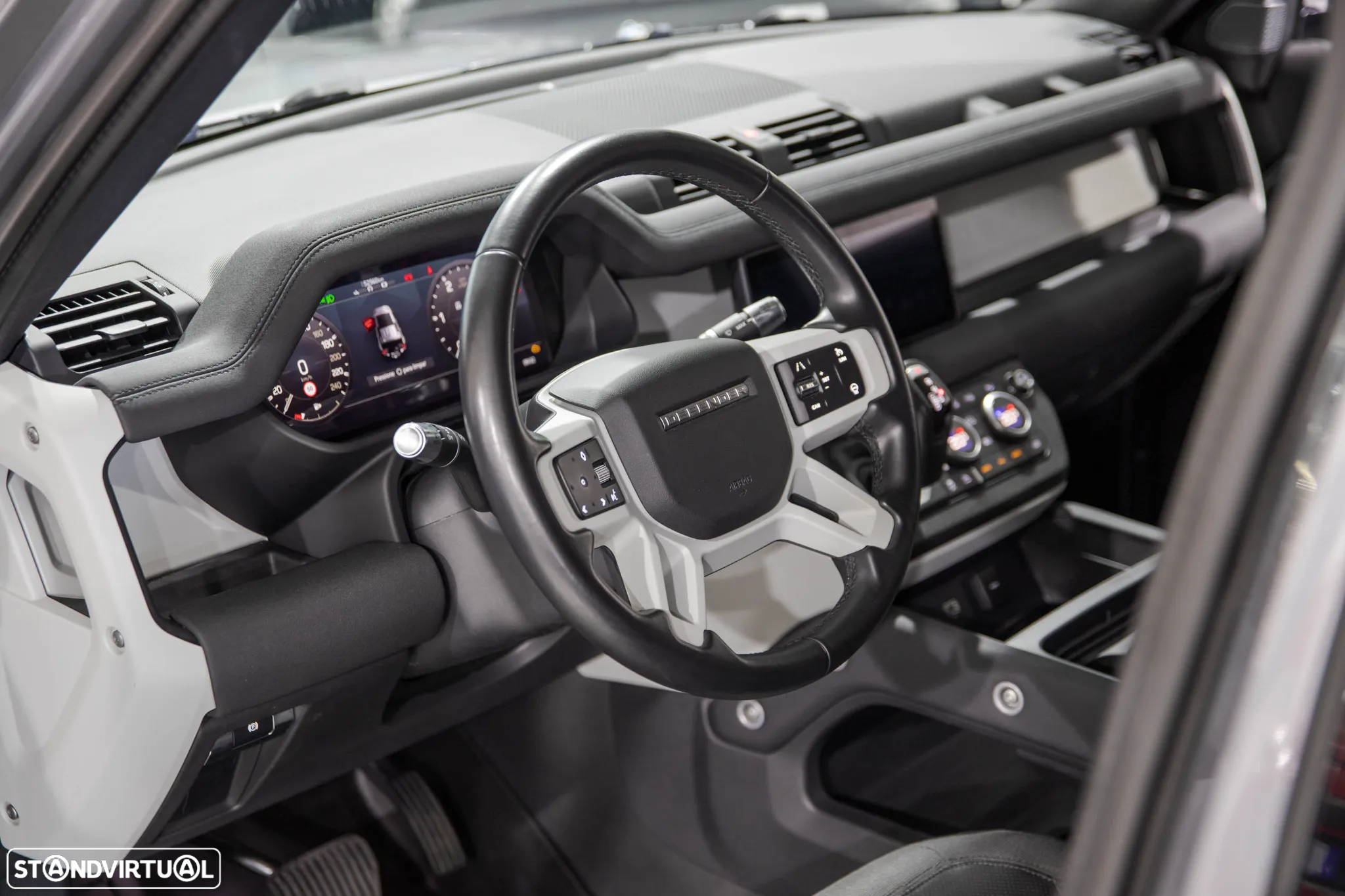 Land Rover Defender 110 D200 S - 16