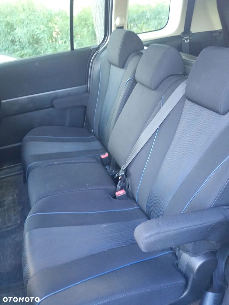 Mazda 5 - 11