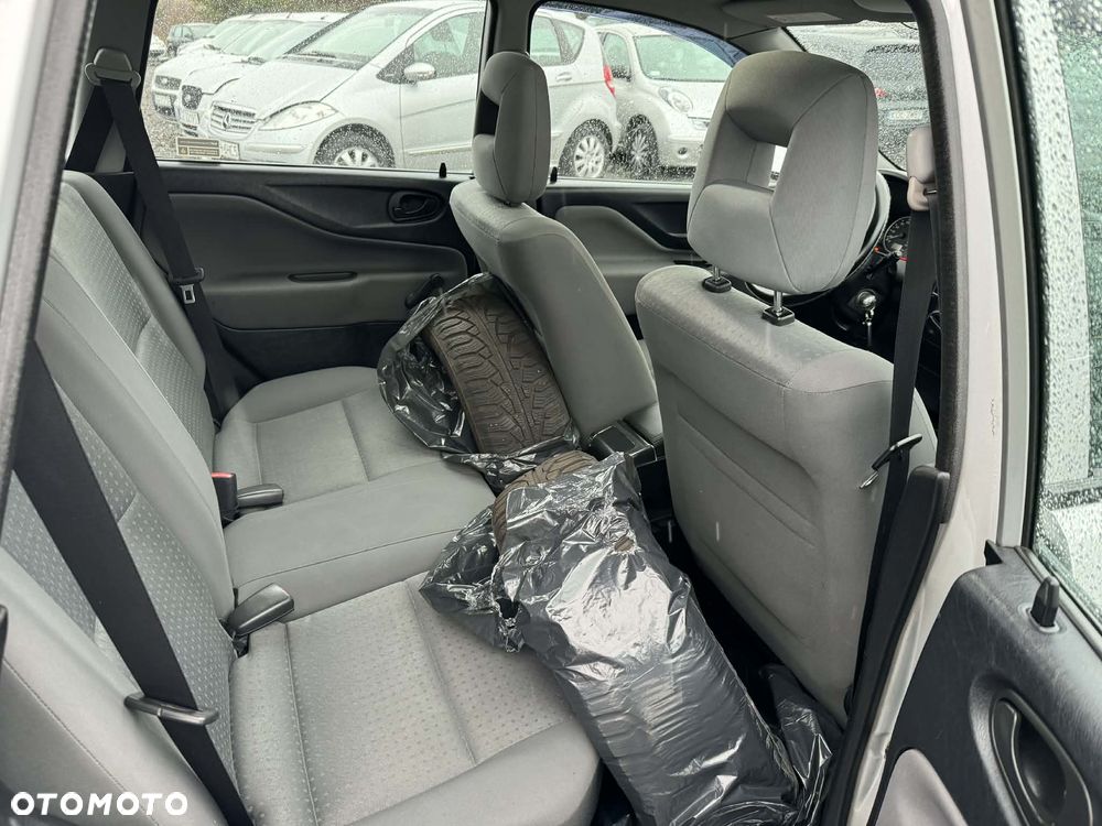 Mitsubishi Space Star 1.6 Family - 16