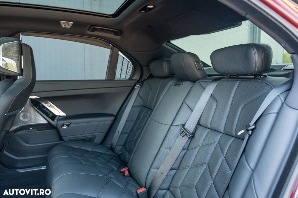 BMW M7 M760e xDrive - 7