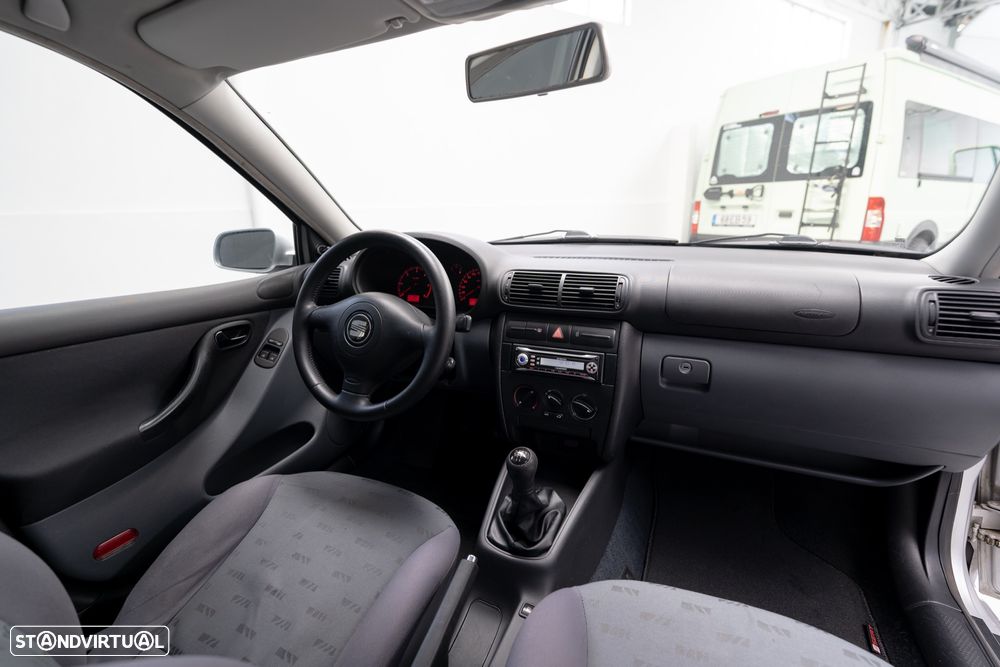 SEAT Leon 1.9 TDI Confort AC+JE - 2