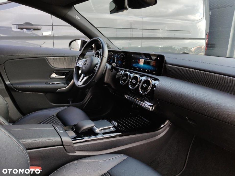 Mercedes-Benz CLA - 21