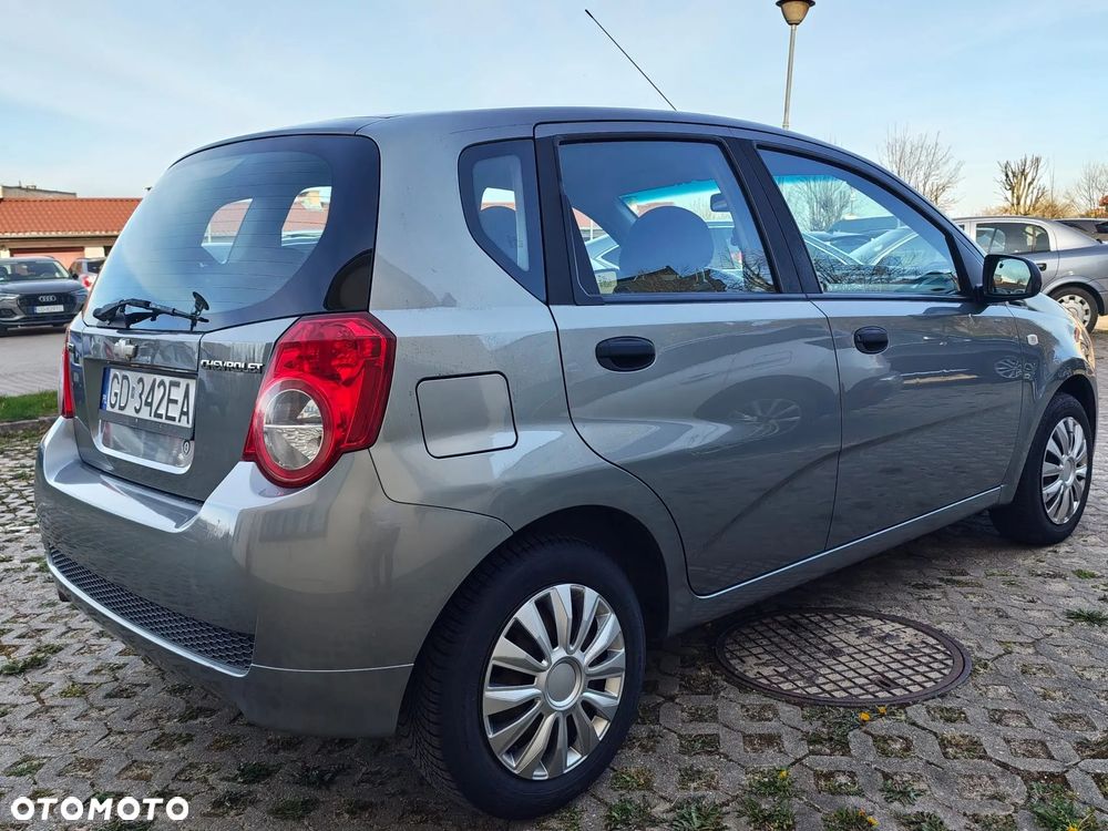 Chevrolet Aveo 1.2 16V Base / Classic - 5