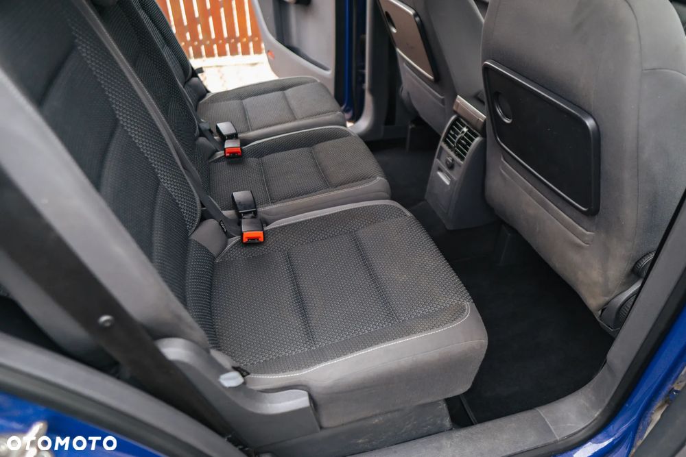 Volkswagen Touran 1.6 TDI DPF BlueMotion Technology DSG Comfortline - 25
