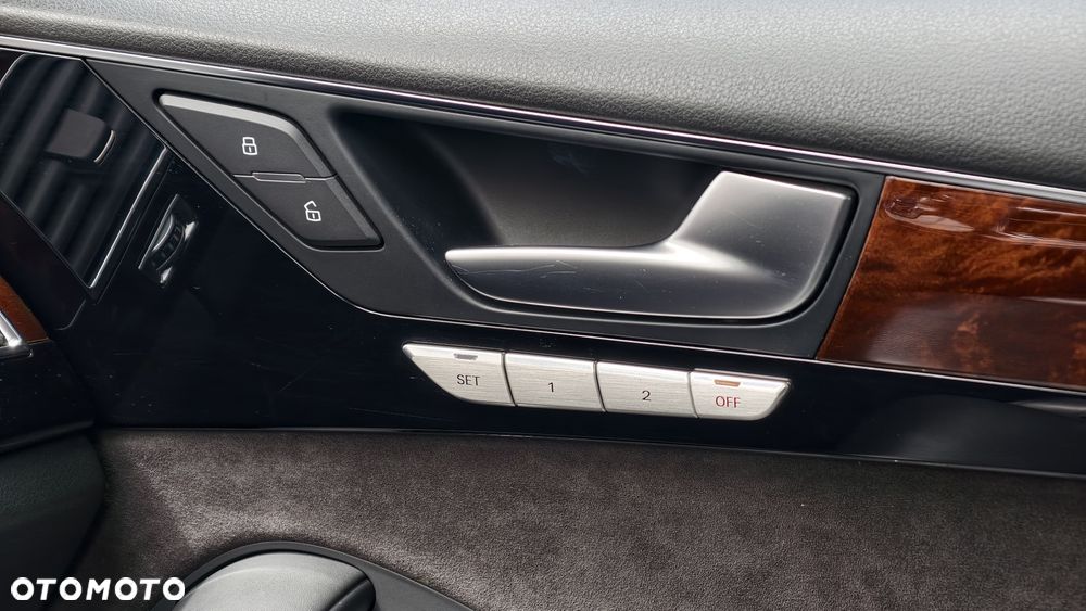 Audi A8 4.0 TFSI Quattro tiptronic - 32