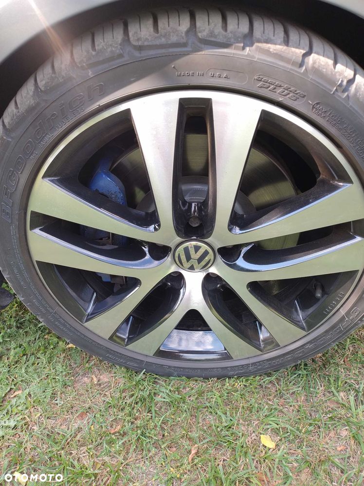 Volkswagen Golf - 6