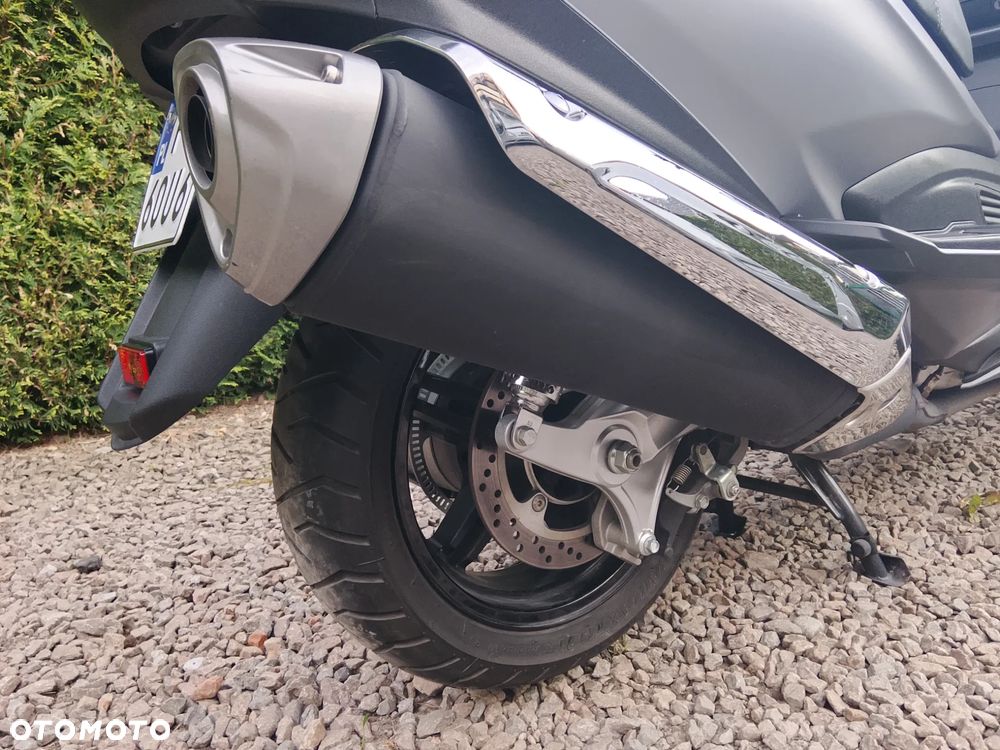 Suzuki Burgman - 9