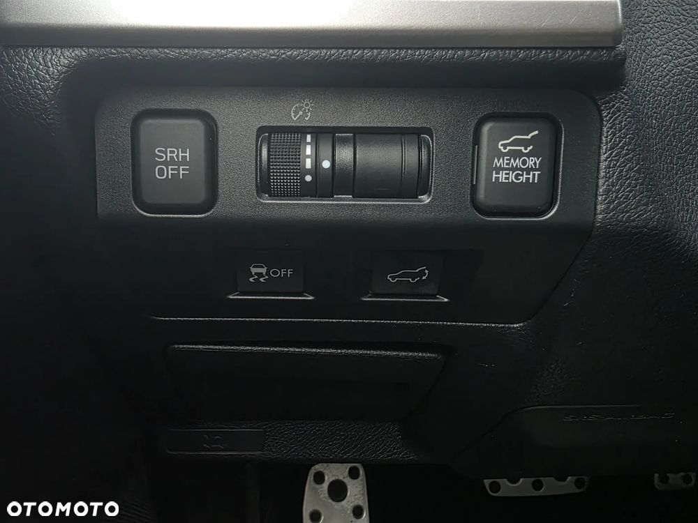 Subaru Forester 2.0 XT Platinum Lineartronic - 32