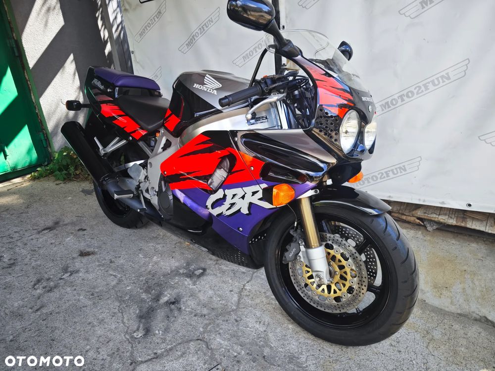 Honda CBR - 3