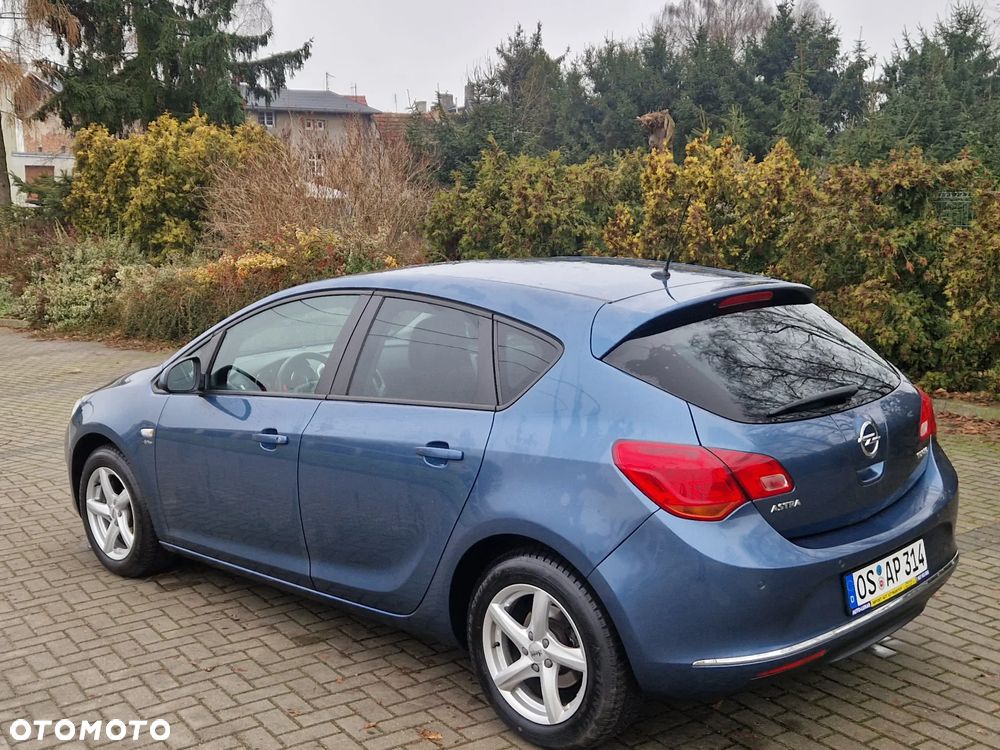 Opel Astra 1.4 Turbo - 4