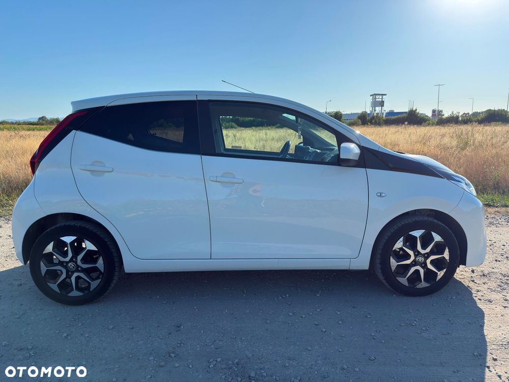 Toyota Aygo x-play - 4