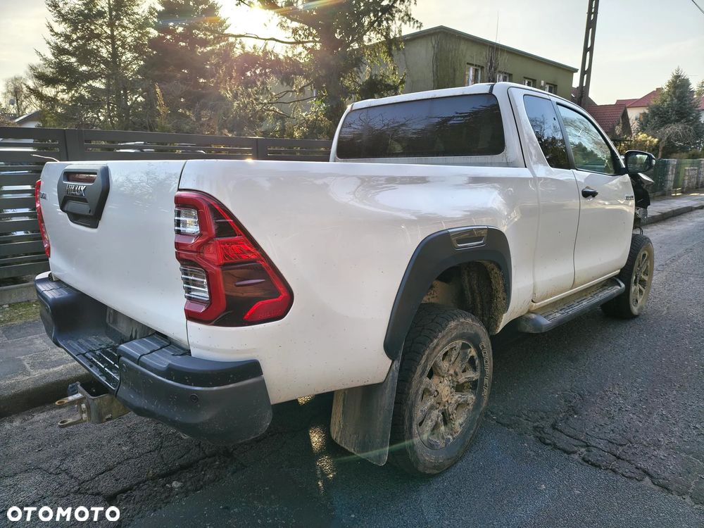 Toyota Hilux - 4