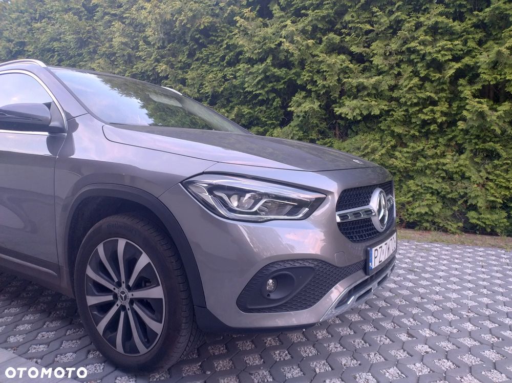 Mercedes-Benz GLA - 37
