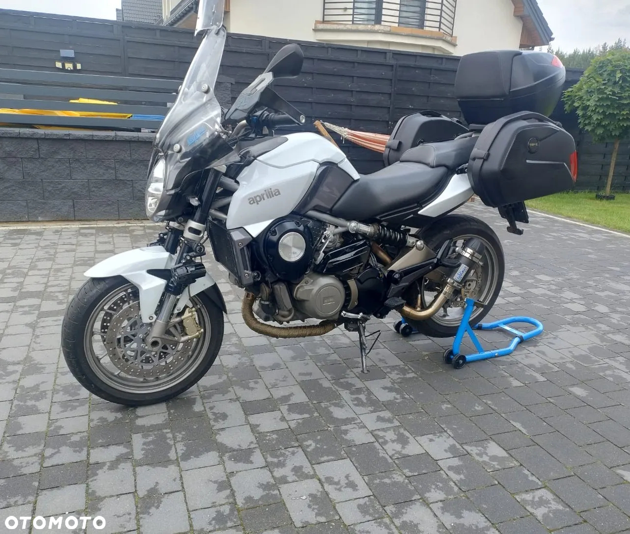 Aprilia Mana