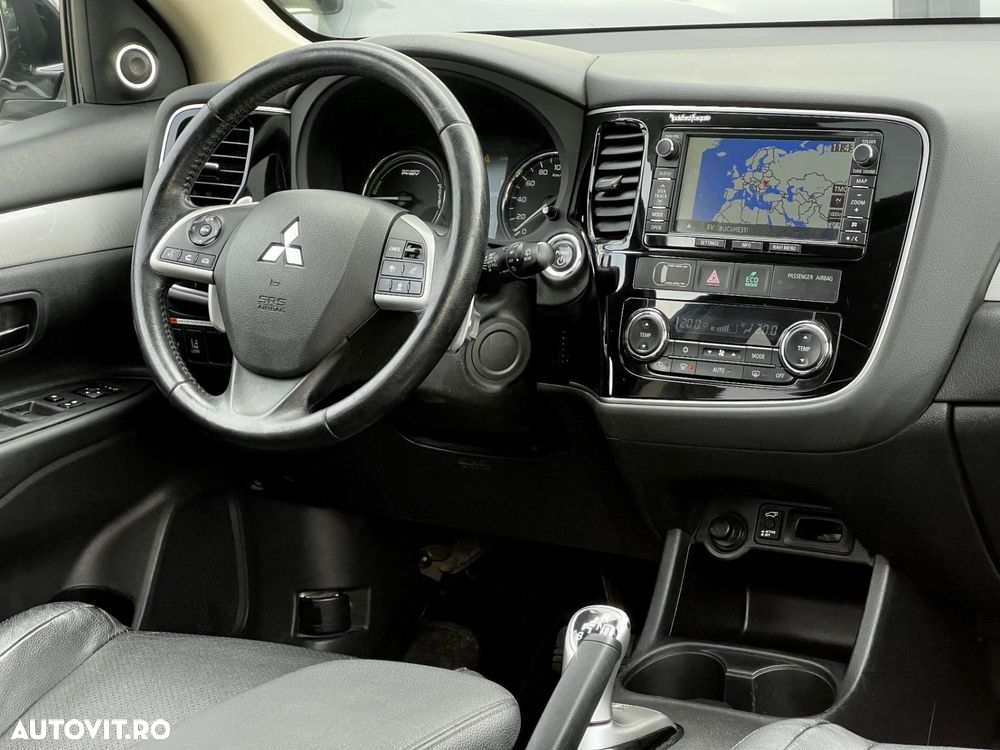 Mitsubishi Outlander - 9
